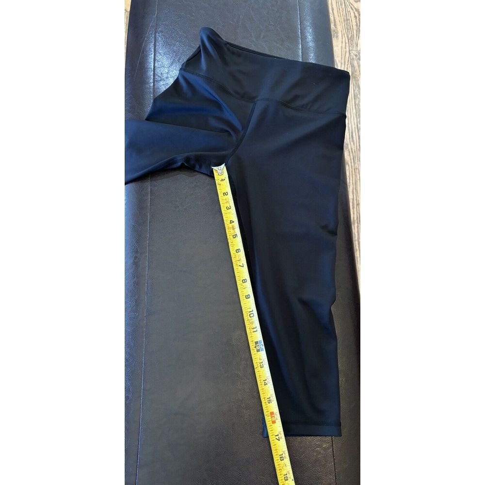 Zyia Women's Sz 4 Cropped/ Capri Leggings Black - Picture 4 of 5